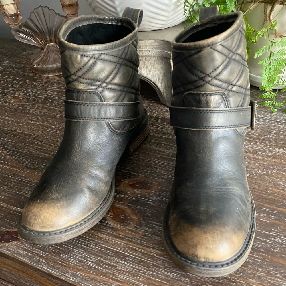 Lucky Brand Nordic Quilted Puffy Ankle Booties Boots 6 Distressed Charcoal Green